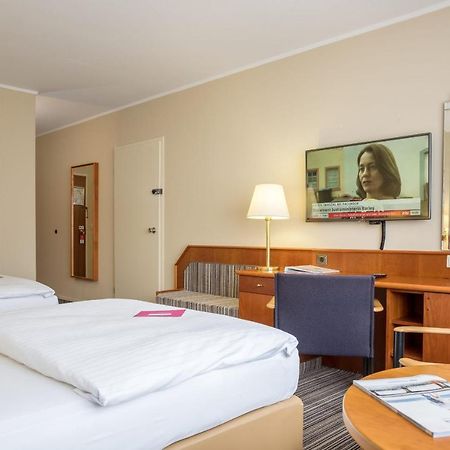 Leoso Hotel Леверкузен Экстерьер фото