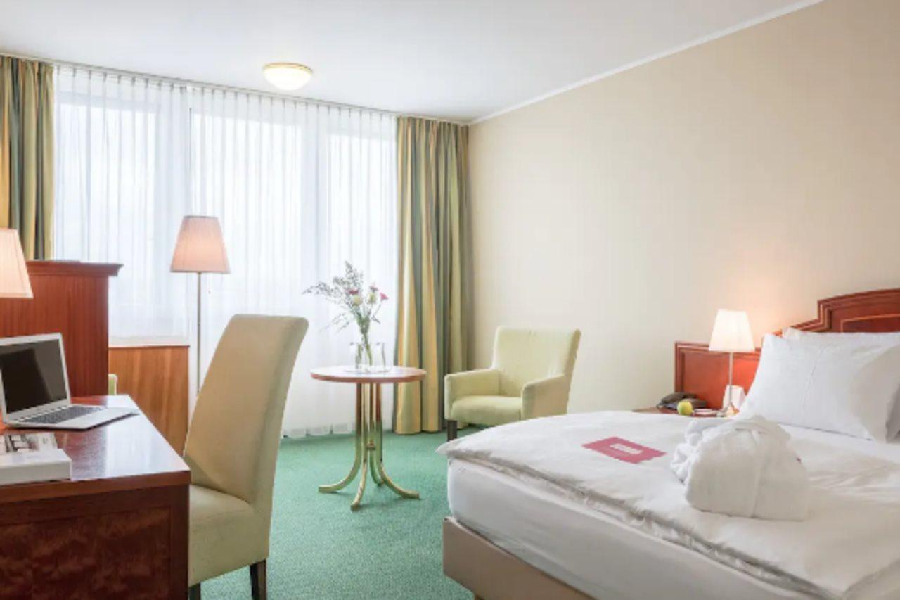 Leoso Hotel Леверкузен Экстерьер фото