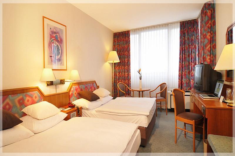 Leoso Hotel Леверкузен Экстерьер фото