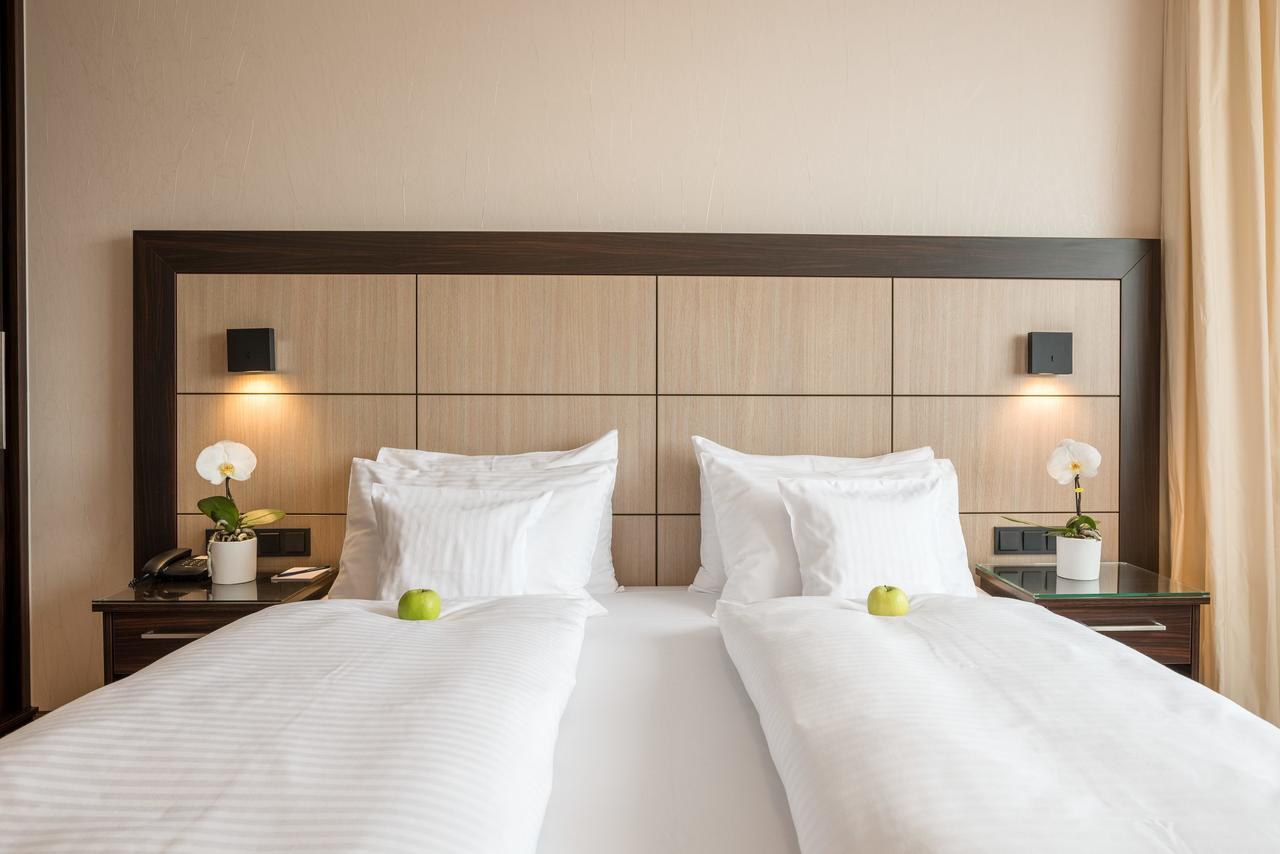 Leoso Hotel Леверкузен Экстерьер фото