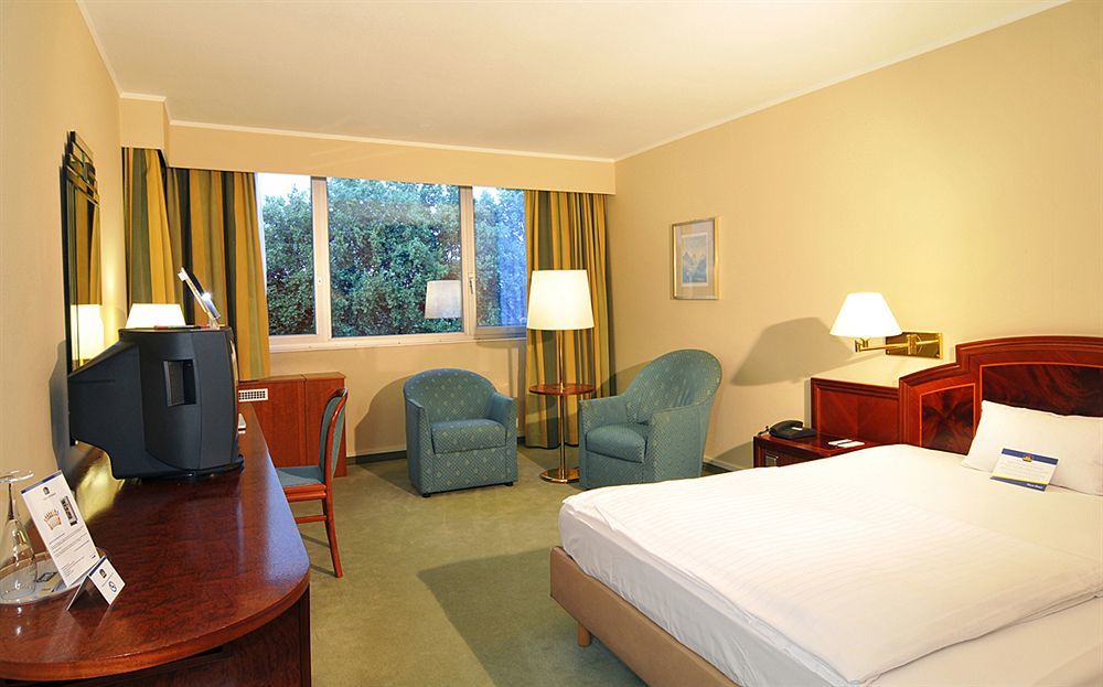 Leoso Hotel Леверкузен Экстерьер фото