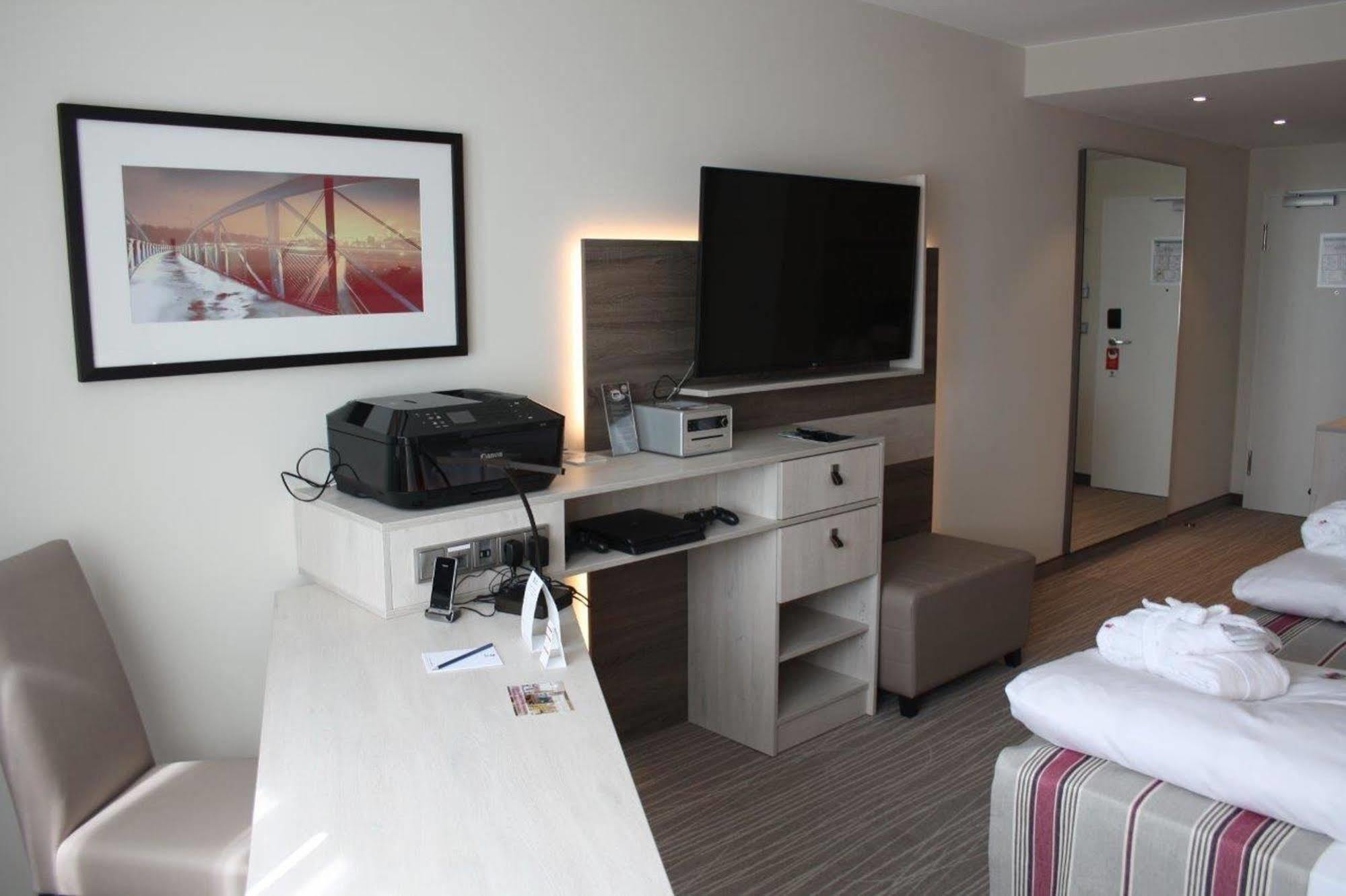 Leoso Hotel Леверкузен Экстерьер фото