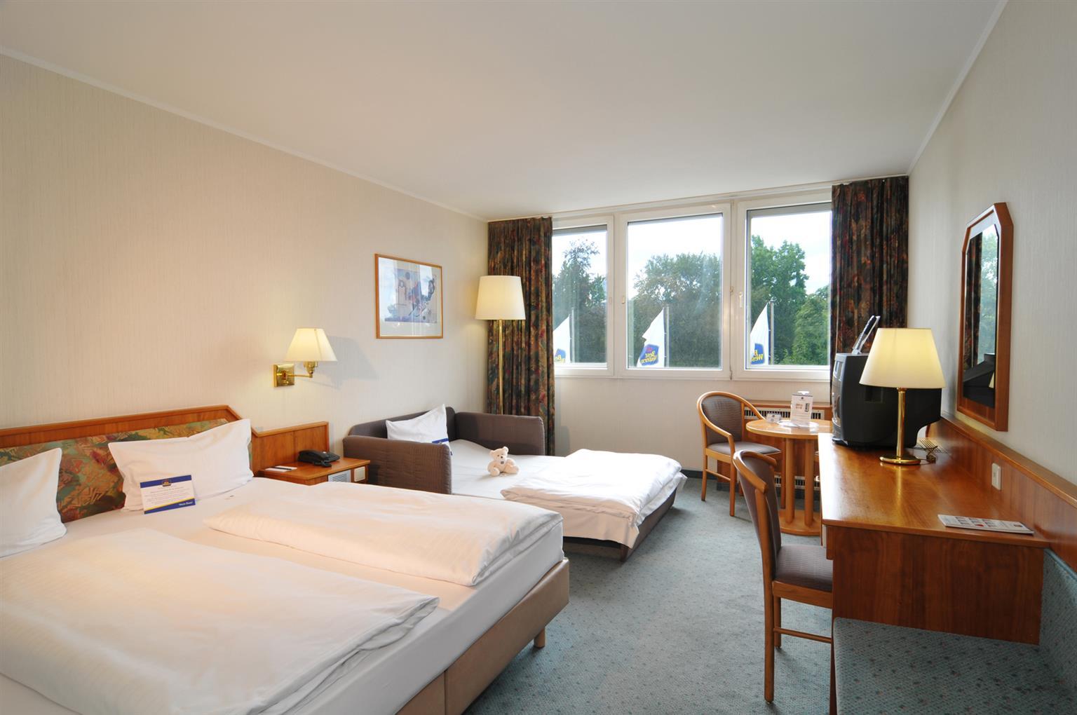 Leoso Hotel Леверкузен Экстерьер фото