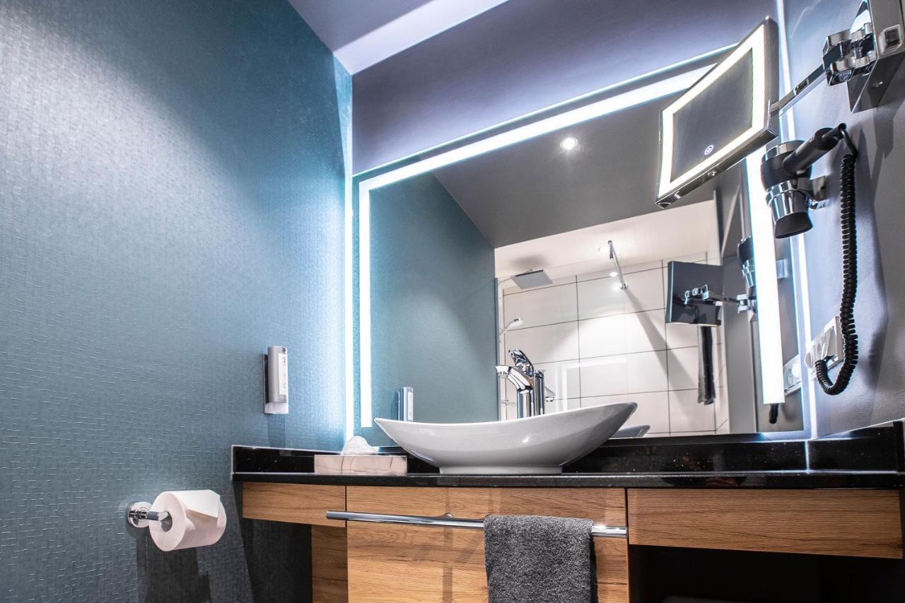 Leoso Hotel Леверкузен Экстерьер фото