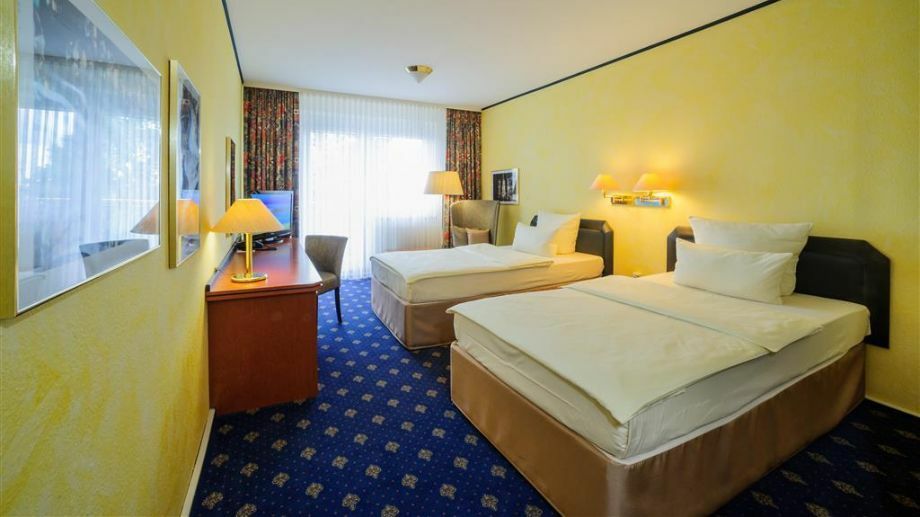 Leoso Hotel Леверкузен Экстерьер фото